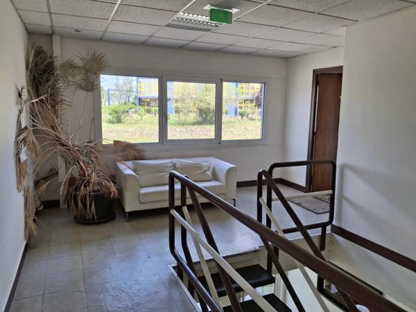 Location Bureau 4 pièces à Houdan