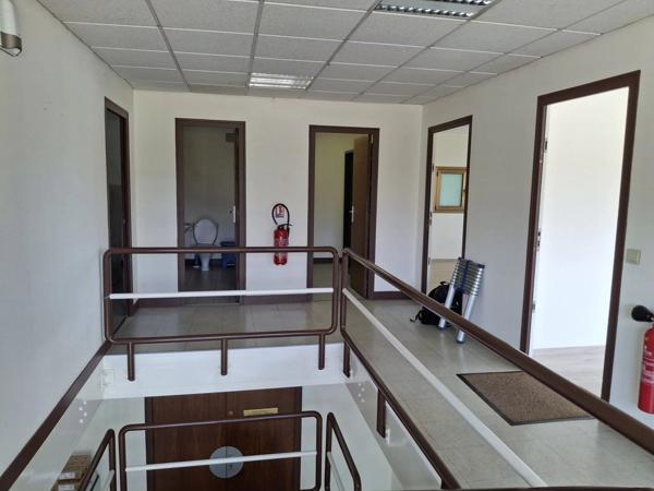 Location Bureau 4 pièces à Houdan