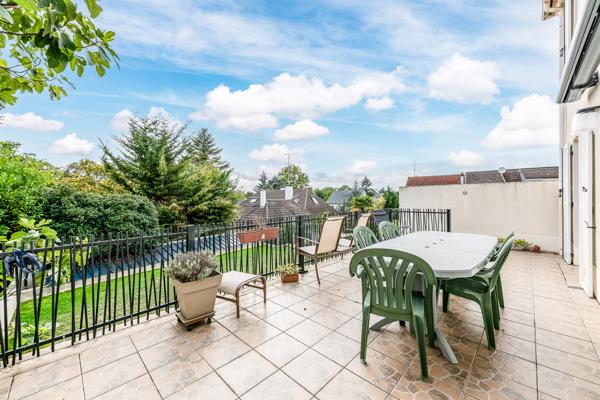 Longjumeau (91160) Maison individuelle 2000 – 108 m² habitables – DPE C – Quartier recherché et calme absolu