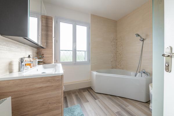 Longjumeau (91160) Maison individuelle 2000 – 108 m² habitables – DPE C – Quartier recherché et calme absolu