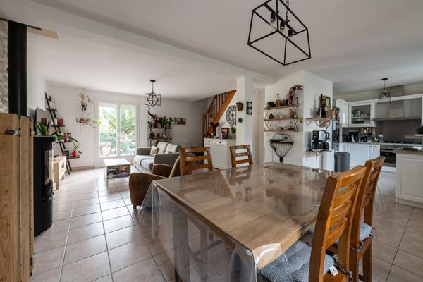 Longjumeau (91160) Maison individuelle 2000 – 108 m² habitables – DPE C – Quartier recherché et calme absolu