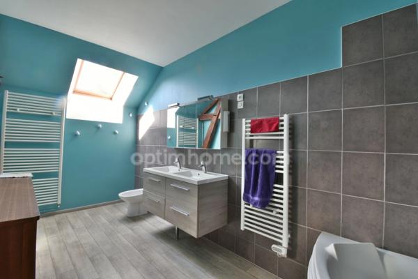 Maison de ville, 8 pièces, 306m²