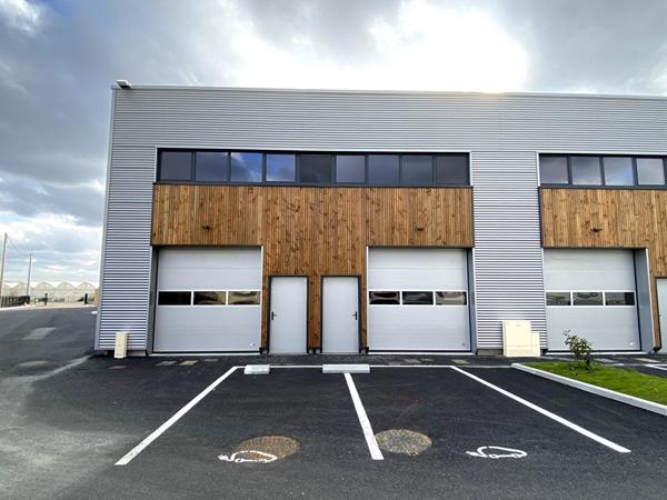 OPPORTUNITÉ RARE : TRÈS BEAU Local d'activité NEUF, Route de Clisson Basse Goulaine 160 m²