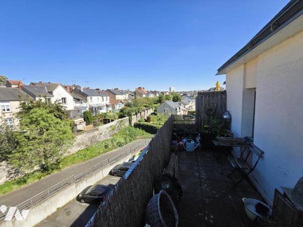 Place Ney Duplex Dernier étage avec terrasse et stationnement securisé