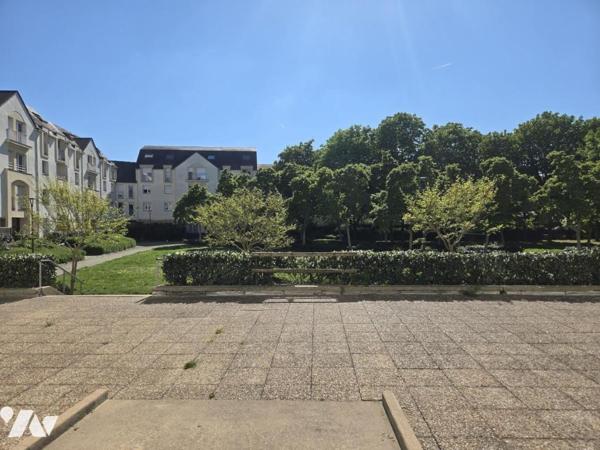 Place Ney Duplex Dernier étage avec terrasse et stationnement securisé
