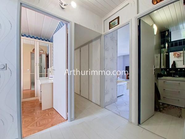 Vente                                                      Appartement
                        
                     5 pièces                      87 m2                     à Valenton