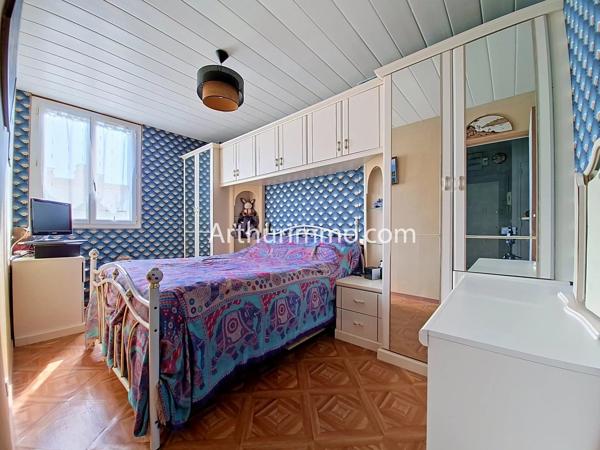 Vente                                                      Appartement
                        
                     5 pièces                      87 m2                     à Valenton