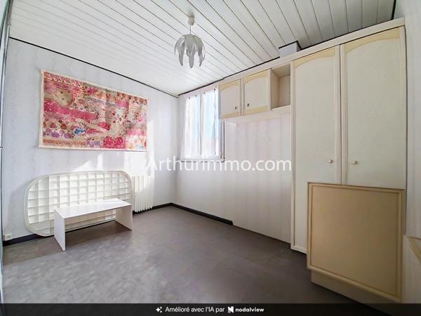 Vente                                                      Appartement
                        
                     5 pièces                      87 m2                     à Valenton