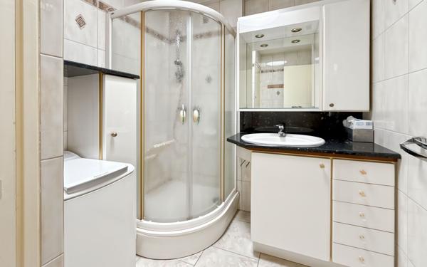 Appartement à vendre    2 pièces • 43,86 m2 Fréjus