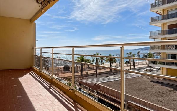 Appartement à vendre    2 pièces • 43,86 m2 Fréjus