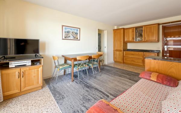 Appartement à vendre    2 pièces • 43,86 m2 Fréjus