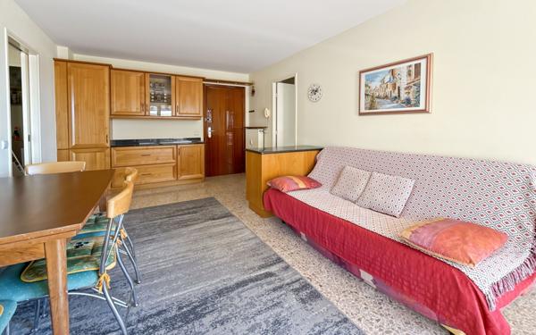 Appartement à vendre    2 pièces • 43,86 m2 Fréjus