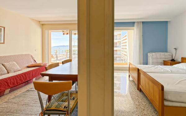 Appartement à vendre    2 pièces • 43,86 m2 Fréjus