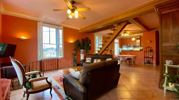 Maison 250 m2 à Pélissane