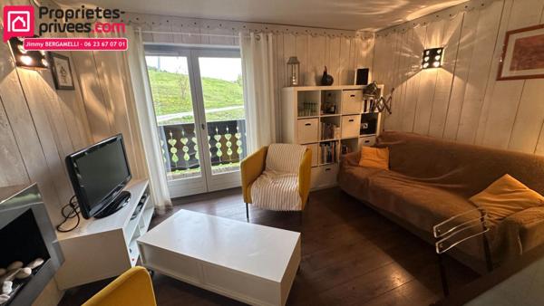 Praz-sur-Arly  Appartement T2 skis aux pieds avec vue dégagée sur le Mont Charvin