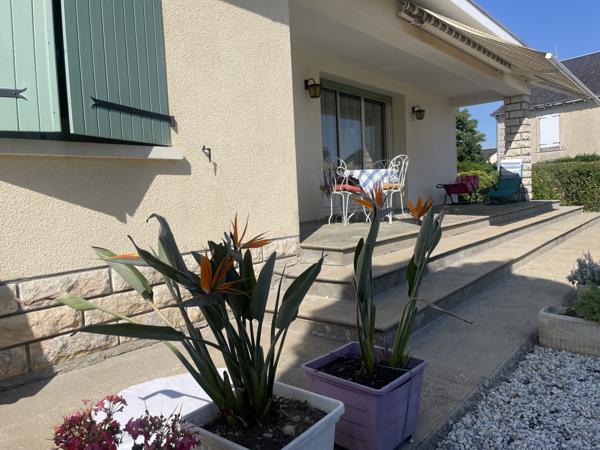 Vouillé (86190) MAISON LUMINEUSE DE 102 M2 AVEC BEAU JARDIN ARBORE DE 1.800 M2