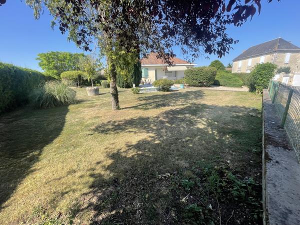 Vouillé (86190) MAISON LUMINEUSE DE 102 M2 AVEC BEAU JARDIN ARBORE DE 1.800 M2