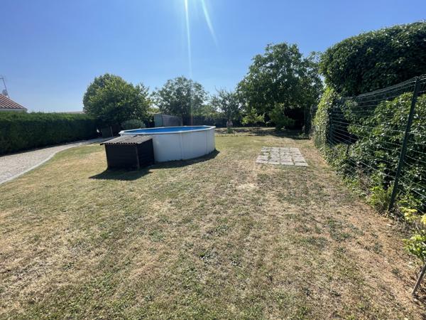 Vouillé (86190) MAISON LUMINEUSE DE 102 M2 AVEC BEAU JARDIN ARBORE DE 1.800 M2