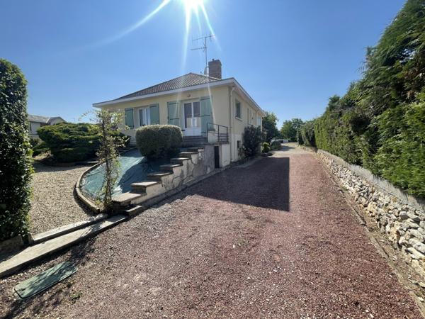 Vouillé (86190) MAISON LUMINEUSE DE 102 M2 AVEC BEAU JARDIN ARBORE DE 1.800 M2