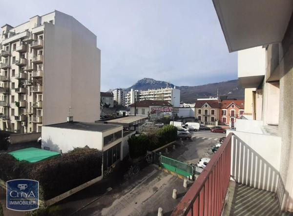 Appartement à louer 4 pièces 82.66m² Grenoble (38000)