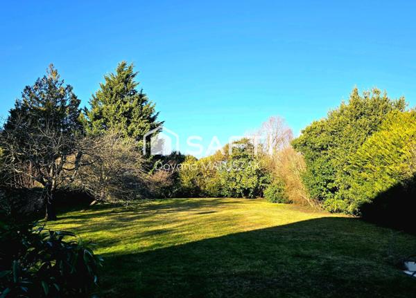 Demeure exposée plein sud avec piscine et spa