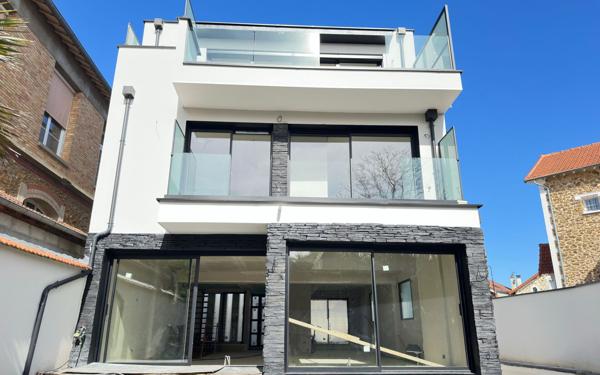 Maison à vendre    5 pièces • 299 m2 Saint-Maur-des-Fossés