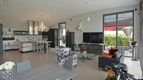 Maison trés haut de gamme aux portes de SAUTRON