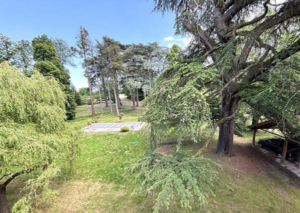 LA TALAUDIERE 42350 Propriété dans une maison de maitre Appartement 454m² 4 chambres