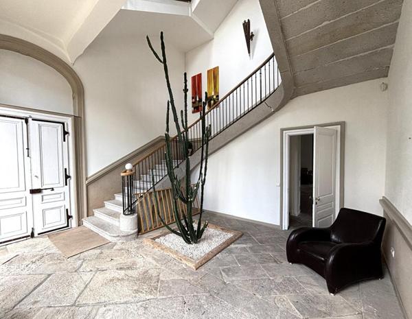 LA TALAUDIERE 42350 Propriété dans une maison de maitre Appartement 454m² 4 chambres