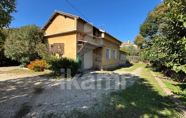 MAISON PLAIN PIED - CENTRE VILLE QUARTIER PRISÉ- T4 -TERRAIN ARBORÉ