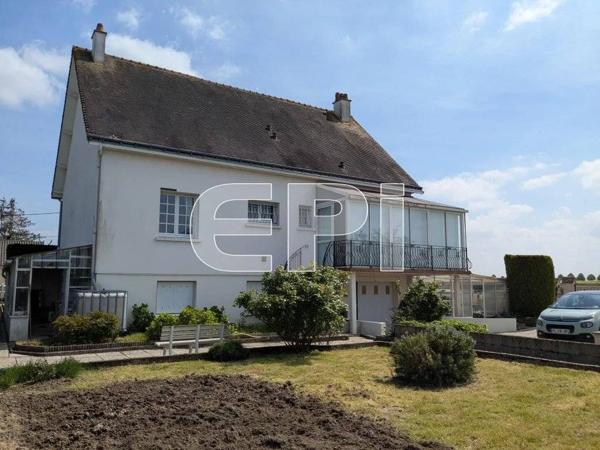 Grande maison de village à Loudun, 6 chambres et jardin