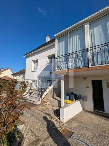 Grande maison de village à Loudun, 6 chambres et jardin