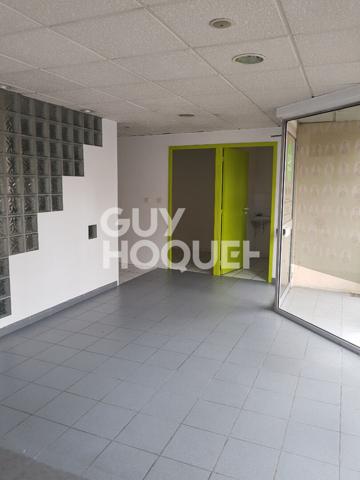 Immeuble de 150 m2 avec local commercial et appartement 85 m2