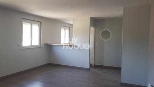 Immeuble de 150 m2 avec local commercial et appartement 85 m2