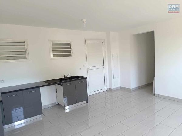 Immeuble neuf de cinq appartements quatre T4 et un T1 à St Louis