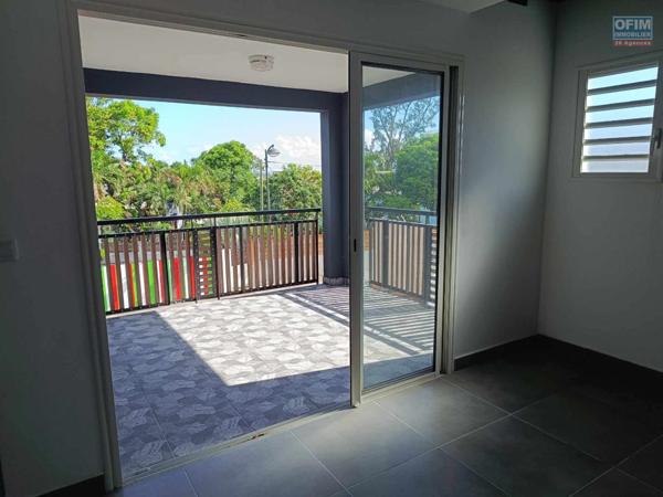 Immeuble neuf de cinq appartements quatre T4 et un T1 à St Louis