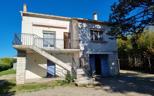 Maison à louer    3 pièces •  Saint-Privat-des-Vieux