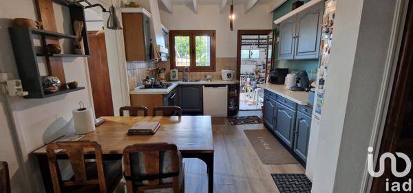Maison traditionnelle 5 pièces de 187 m² à Saint-André (97440)