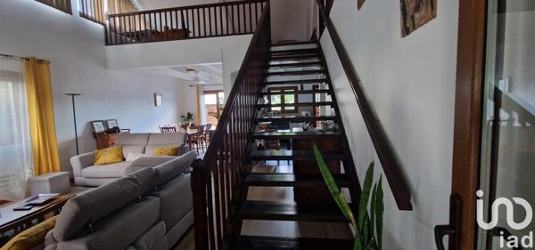 Maison traditionnelle 5 pièces de 187 m² à Saint-André (97440)