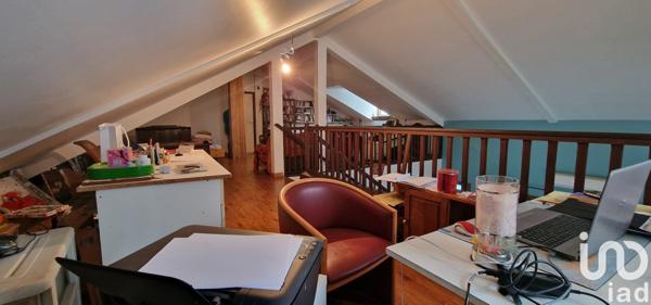 Maison traditionnelle 5 pièces de 187 m² à Saint-André (97440)