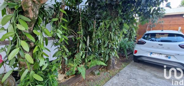 Maison traditionnelle 5 pièces de 187 m² à Saint-André (97440)