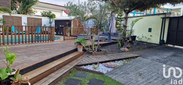 Maison traditionnelle 5 pièces de 187 m² à Saint-André (97440)