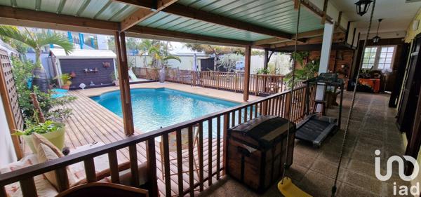 Maison traditionnelle 5 pièces de 187 m² à Saint-André (97440)