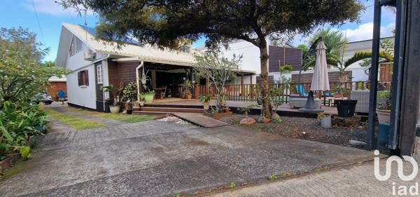 Maison traditionnelle 5 pièces de 187 m² à Saint-André (97440)