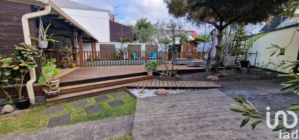 Maison traditionnelle 5 pièces de 187 m² à Saint-André (97440)