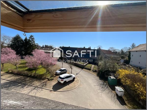 Charmante maison mitoyenne d’une surface de 70 m2 environ.