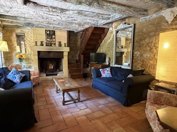 Maison de caractère avec gite indépendant, piscine et jardins, à quelques pas de Saint-Cyprien