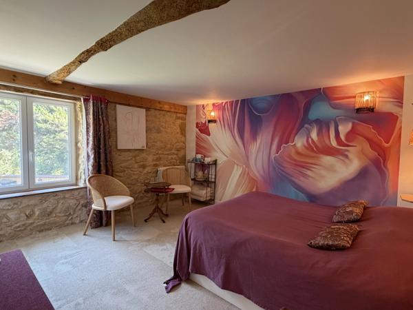 Maison de caractère avec gite indépendant, piscine et jardins, à quelques pas de Saint-Cyprien