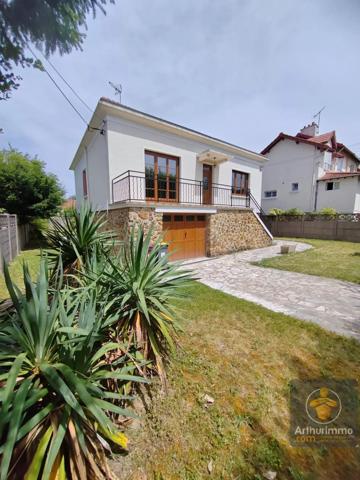Vente                                                      Maison
                        
                     6 pièces                      144 m2                     à Chelles