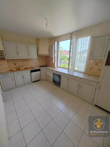 Vente                                                      Maison
                        
                     6 pièces                      144 m2                     à Chelles